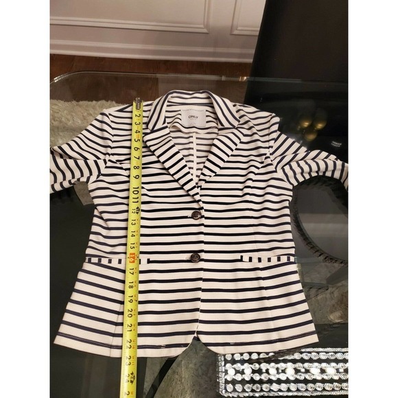 Only Women's Blue & White Two Buttons Long Sleeve Single Breasted Fitted Blazer - Picture 11 of 11